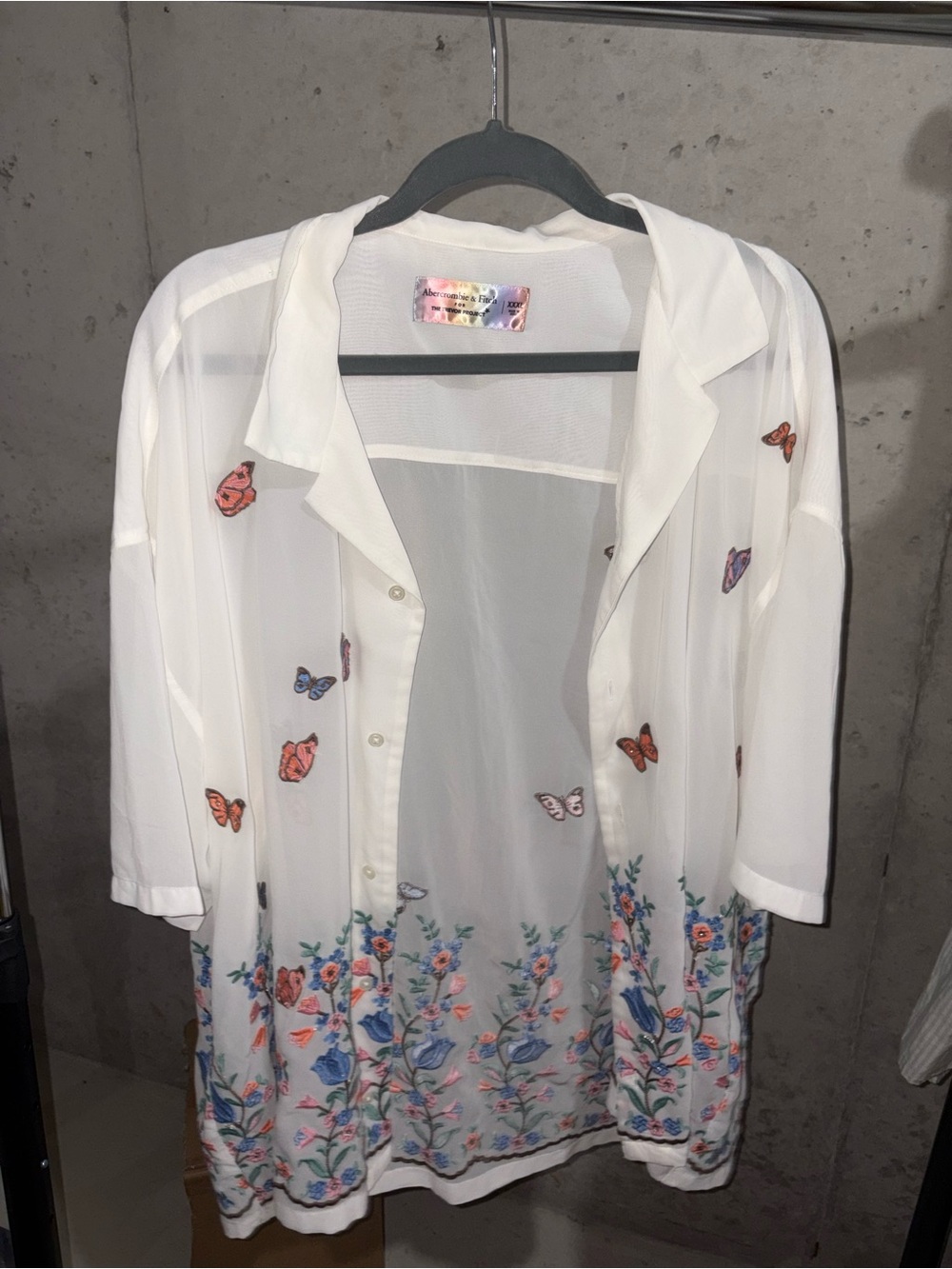 Abercrombie & Fitch White Sheer Butterfly & Floral Button-Down Shirt